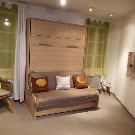 Lumineux A 2 Pas De La